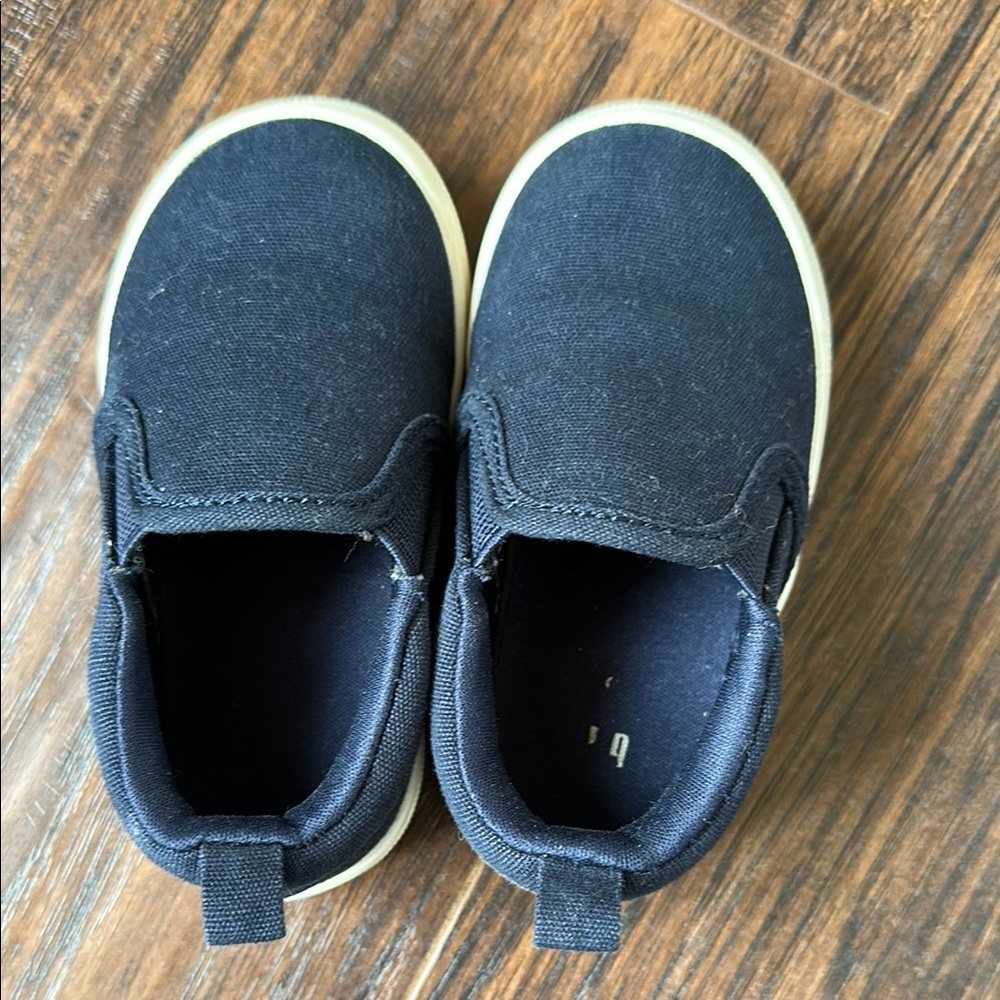 Gap size 5 toddler slip on shoes